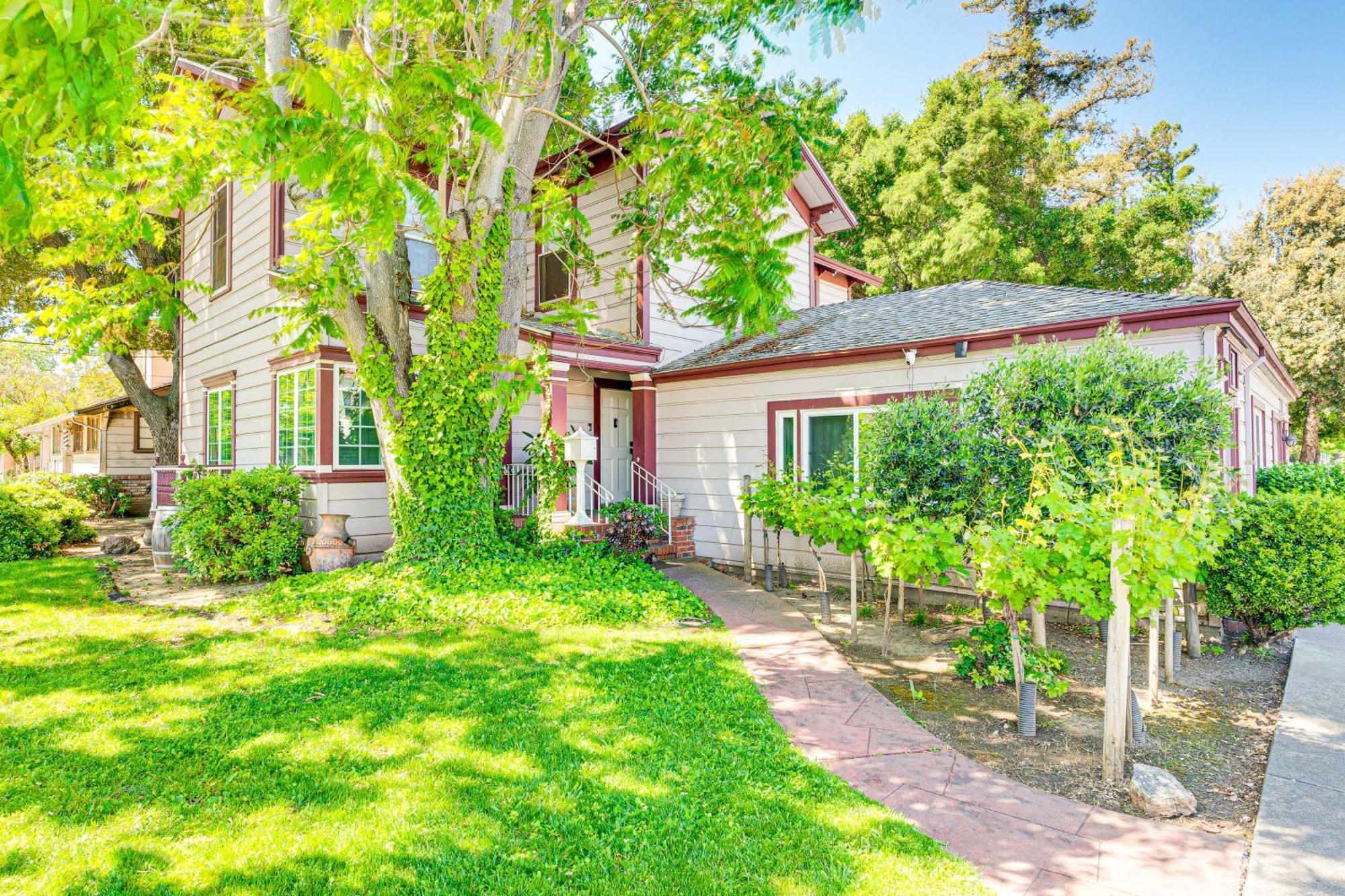 Bright Woodland Apartment Walk To Main Street Exterior foto